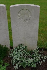 Etaples Military Cemetery - Barritt, Fred